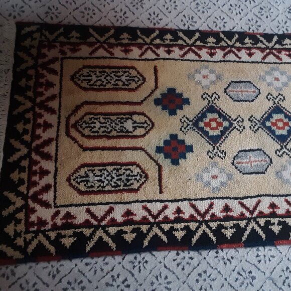 Beautiful Multicolor 2 x 4 Wool Rug (NO LABEL) - Picture 4 of 5